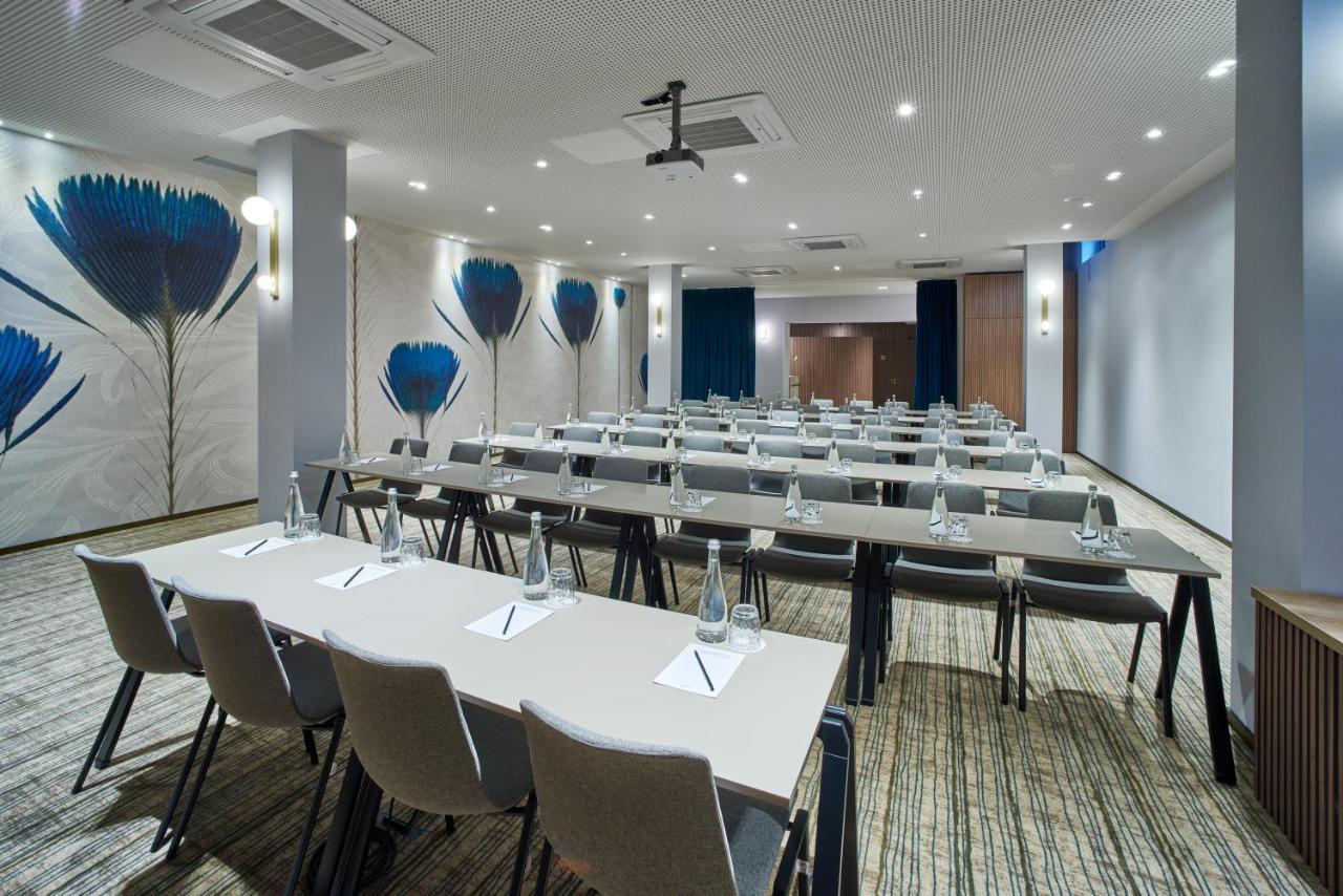 Radisson Hotel City Centre Odesa Exterior photo